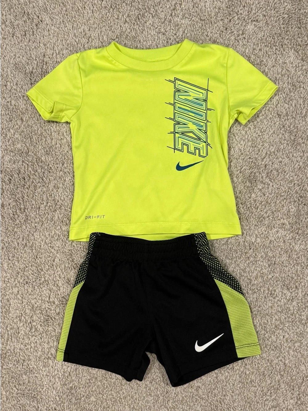Nike Baby Boy 12M Athletic Clothes Lot 6 Piece Shirts Shorts